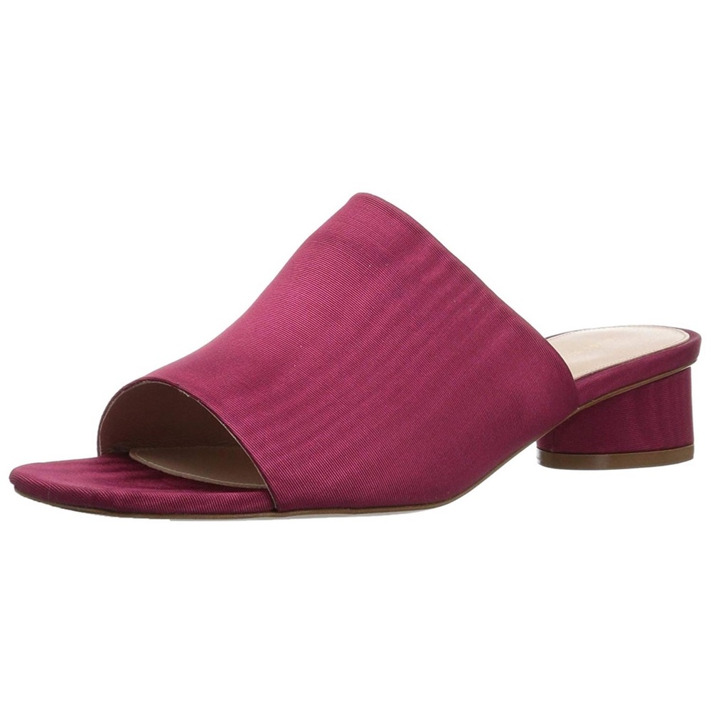 💕Editor’s Pick💕 Stuart Weitzman slide sandal
